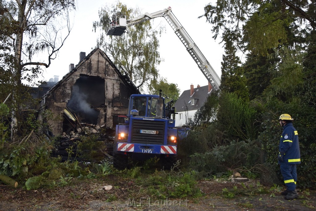 Grossfeuer Einfamilienhaus Siegburg Muehlengrabenstr P0890.JPG - Miklos Laubert